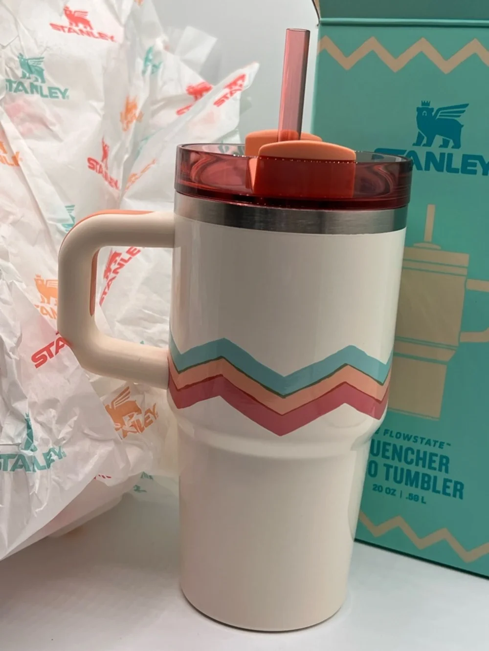 Stanley Quencher H2.0 FlowState Tumbler Cream Egg- Cellence 20oz Easter 2025BNWT - Picture 6 of 8